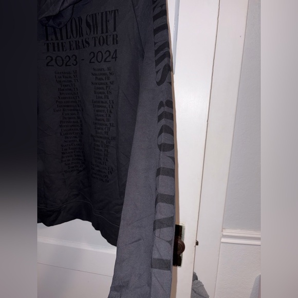 NWOT Taylor swift XL Hoodie - Picture 4 of 5